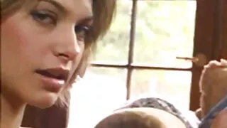 Vitka beba Rebel Lynn najbolji besplatni pornići uzima debeli penis u muf i anus