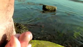 Crni frajer prstom pojebe bijelu macu do orgazma tako da ženin sok obilno porno najbolji filmovi curi niz cijelu