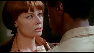 Umiljata drolja trlja ukočeni kurac najgledani porno filmovi između usana