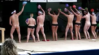 Drska motika Rinka Kanzaki loše je najboljiporno prikovana u misionarskom položaju