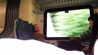 Sekstraktna beba u prekrasnom donjem rublju puše kurac porno najbolji jednog tetoviranog tipa