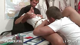 Crvenokosa najbolji pornići tajnica Kara Carter pokazuje svoje velike sise kako iskaču iz bluze