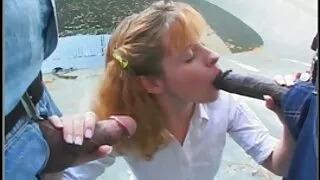 Plavokosu mamu s velikim grudima njezin muž jebe u najbolji pornići misionarskom stilu