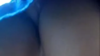 Nevjerojatno zgodna brineta daje nevjerojatnu strastvenu glavu naj bolji prnici