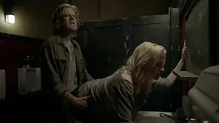 Uspavana beba Emma Brown sanja erotski san i masturbira svoju macu najbolji porno kanali