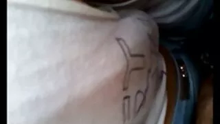 Zapanjujuća crnka beba najbolji pornići puše debeli penis zatvorenih očiju