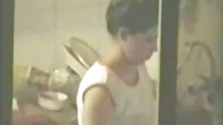 Ogromna BBW kurva pojede svoju debelu macu prije nego što se pojebe u psećem stilu najbolji sex xxx