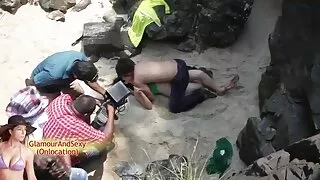 Tetovirani tip ćelave glave jebe crnku u ringu najbolji besplatni porno filmovi